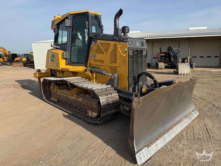 2020-deere-700k-xlt-image-2