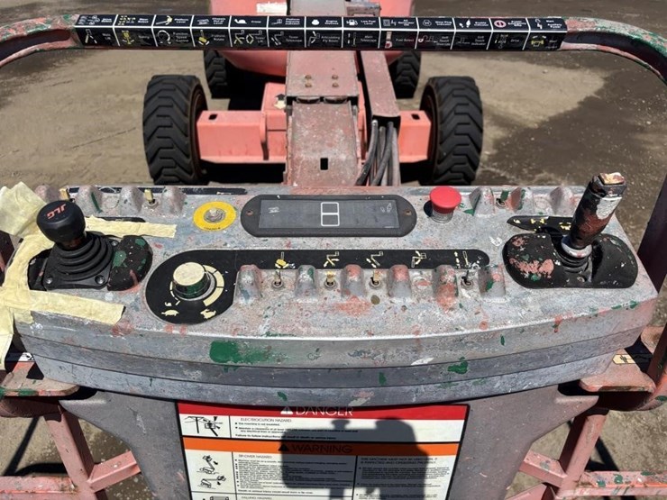 2003-jlg-600a-image-14
