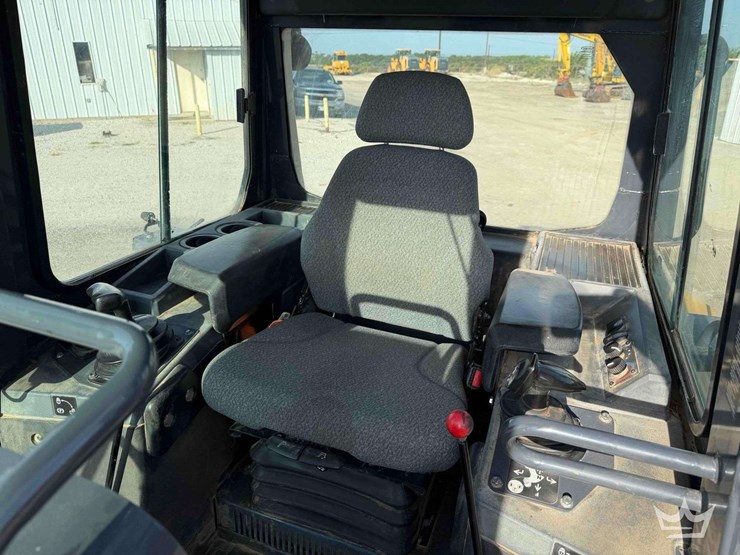 2020-deere-700k-xlt-image-85