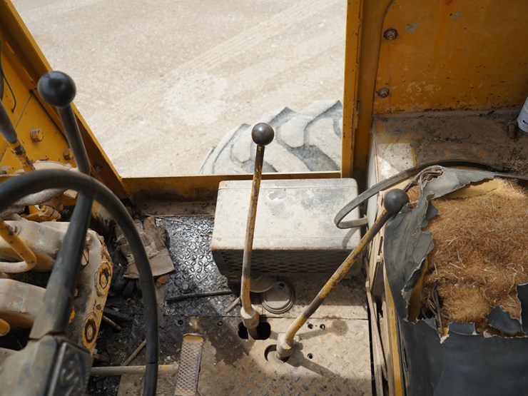 allis-chalmers-m100-motor-grader-image-27