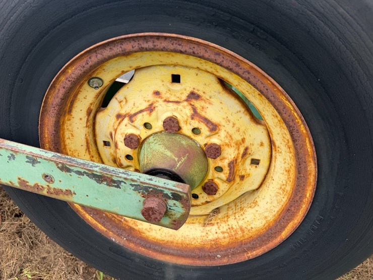 john-deere-530-image-11