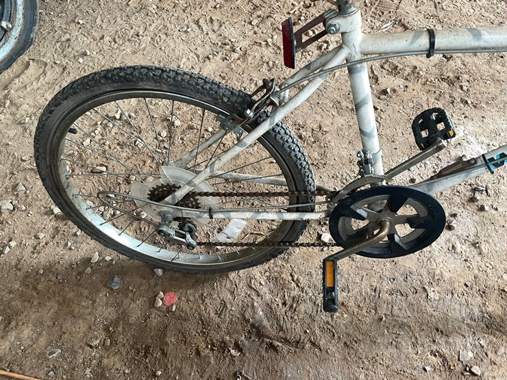 #1247-•-various-recreational-items-image-23