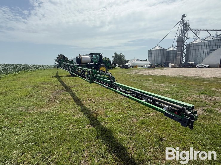2020-john-deere-r4038-image-16
