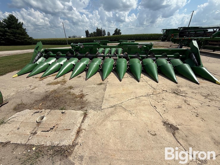 2022-john-deere-c12f-image-2