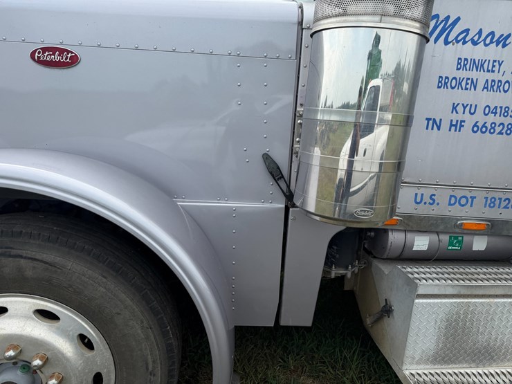 1989-peterbilt-379-image-36