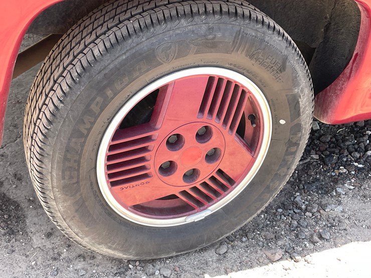 #2100-•-1990-pontiac-transport-van-se,-title-in-delay-image-67