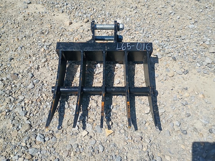 #l65-016-•-ireas-rake-mini-excavator-attachment-image-1