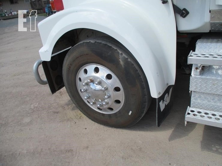 2019-western-star-4900-image-30