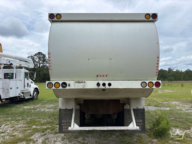 2019-freightliner-m2-106-image-48