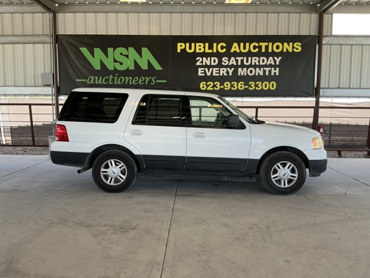 2005-ford-expedition-image-1