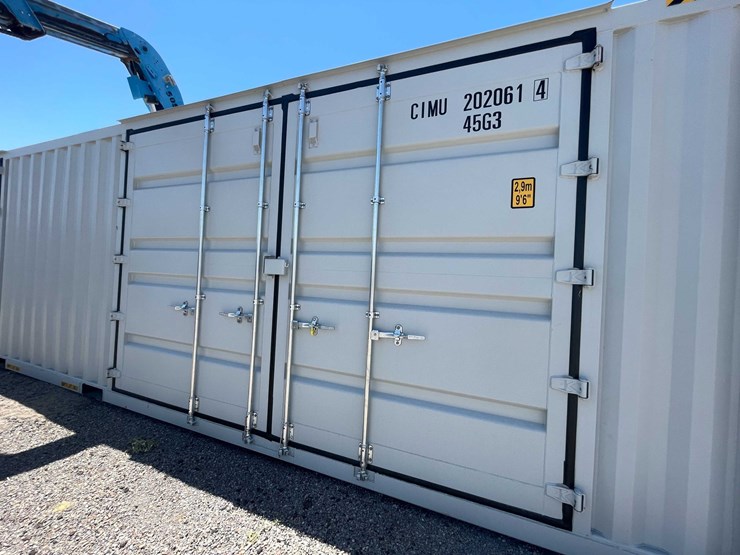 #2352-•-40'-high-shipping-container-image-17