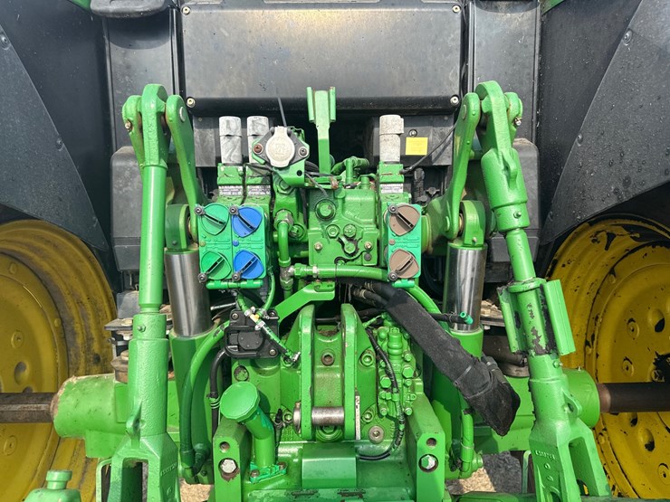 john-deere-6125m-image-7