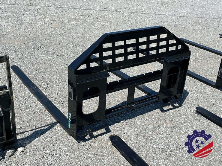 unused-2026-future-ft-dhc-skid-steer-forks---[skid-steer-attachments]-attachment-image-3