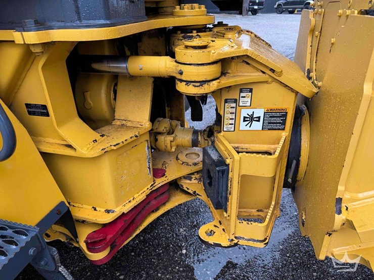 2013-deere-250d-image-13