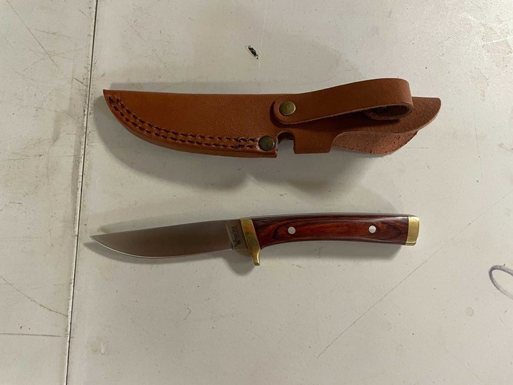 #10815-•-master-drop-point-knife-image-1