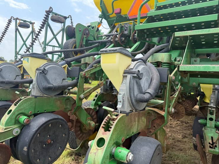 john-deere-1790-image-35
