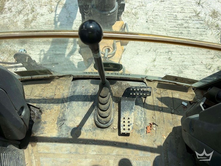 2017-deere-310l-image-14