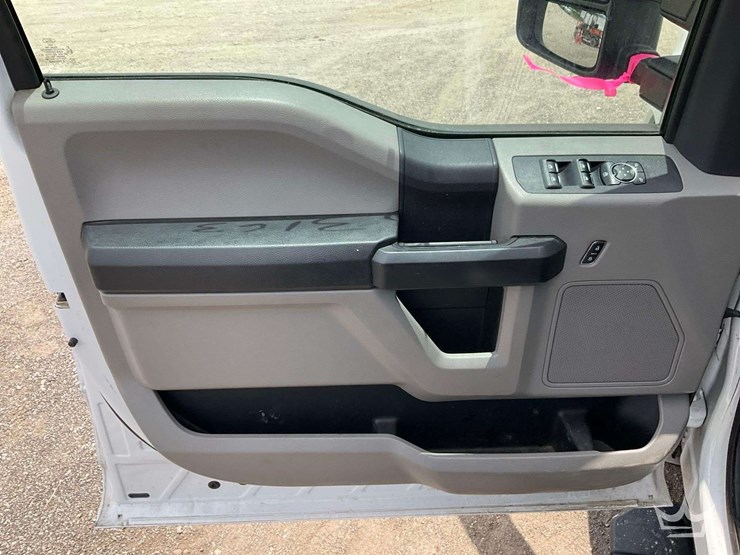 2018-ford-f350-image-12