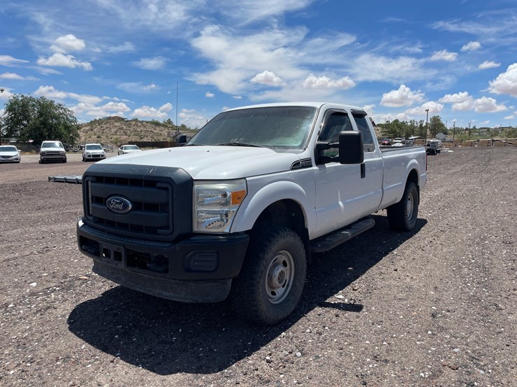 #2103-•-2015-ford-f25-image-1