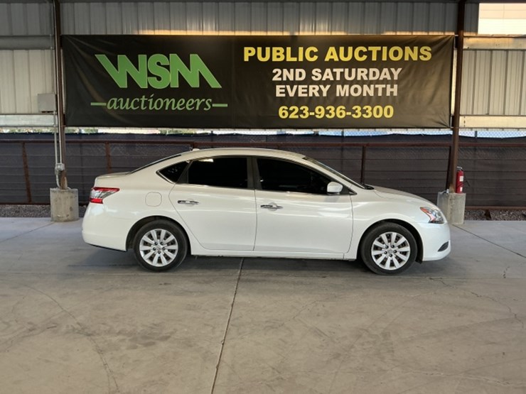 2013-nissan-sentra-sdn-image-1