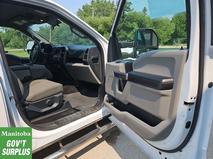 2017-ford-f150-image-19