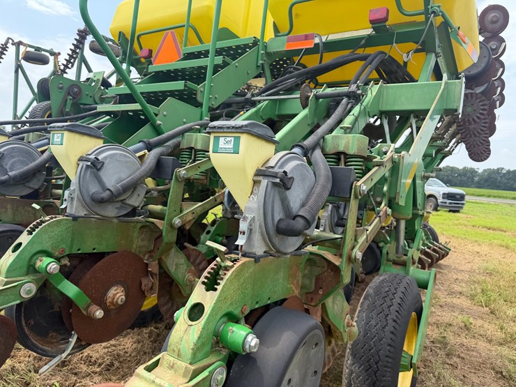 john-deere-1790-image-29