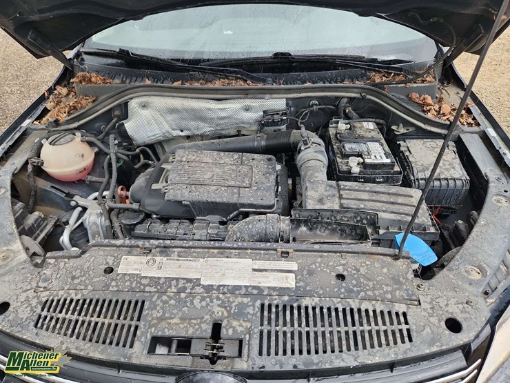 2012-volkswagen-tiguan-image-26