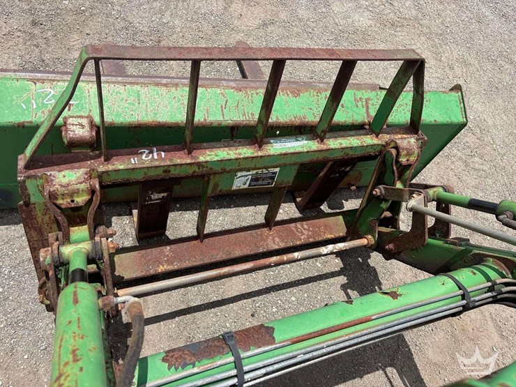 john-deere-utility-loader-tractor-image-14