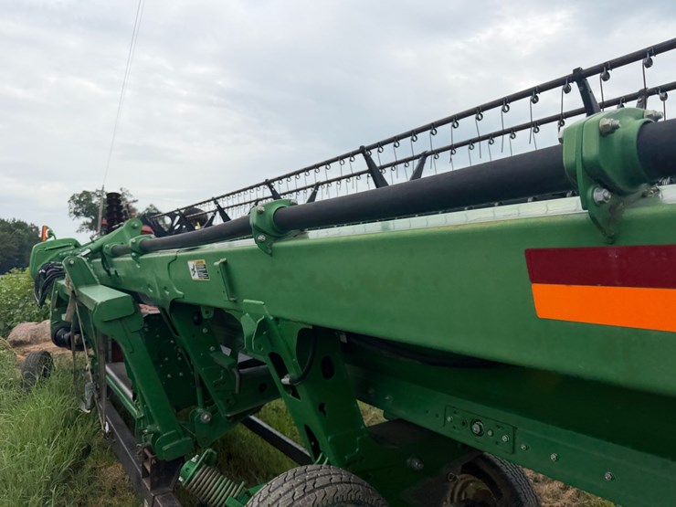2015-john-deere-630d-image-7