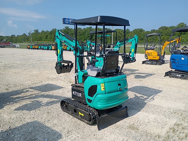 #l62-010-•-2026-cfg-kt13r-mini-excavator-image-2