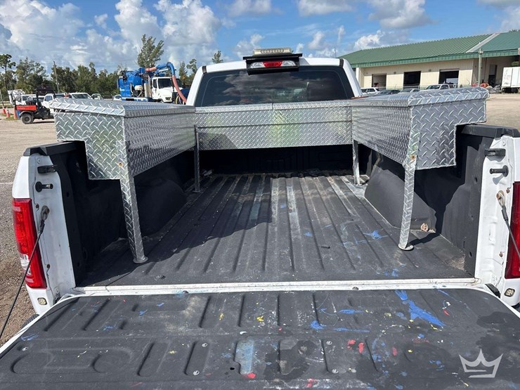 2017-ford-f150-image-12