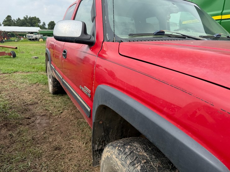 2002-chevrolet-silverado-2500hd-image-29