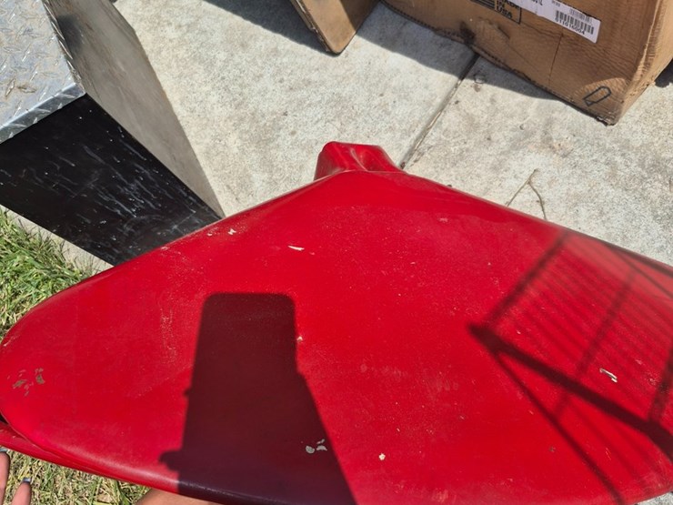 #105-•-2-farmall-fenders-image-2