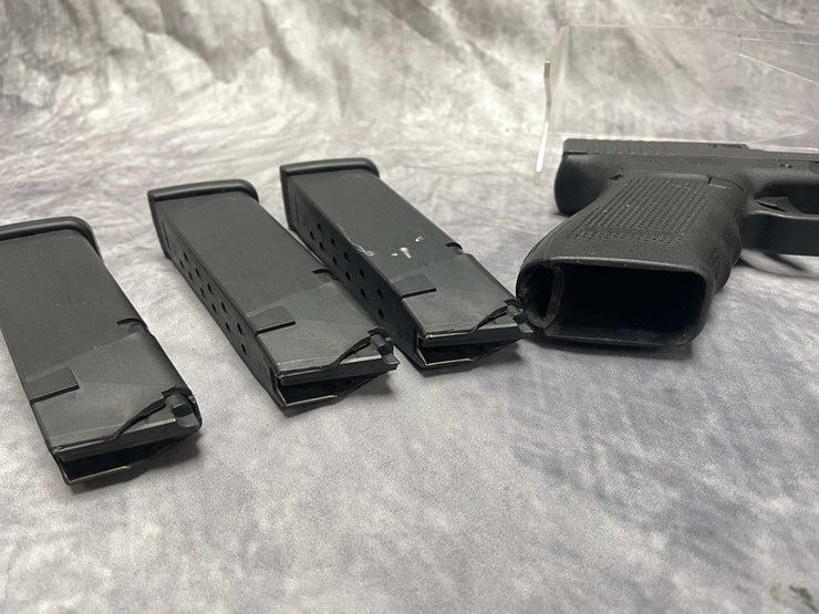 #10861-•-glock-21-gen-4,-45-acp-semi-auto-pistol,-sn:-agcz459-image-13