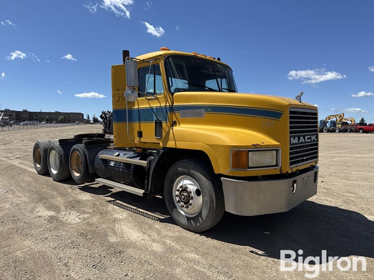 1995-mack-ch613-image-3