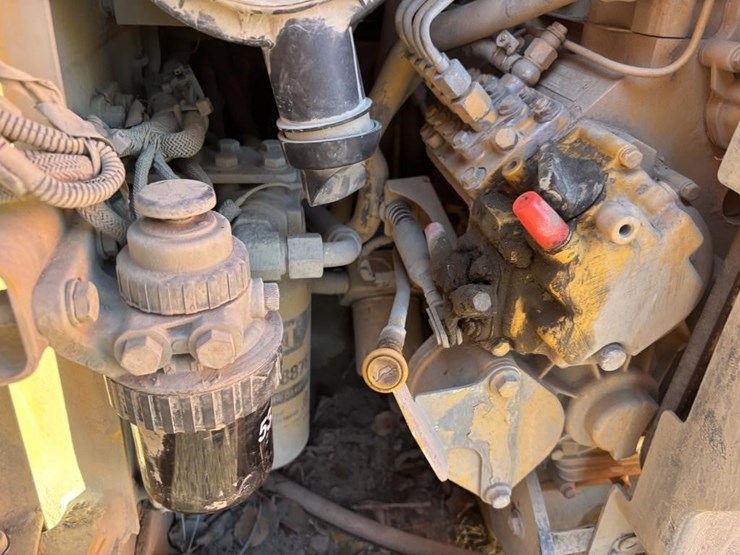 2014-caterpillar-226b3-image-39