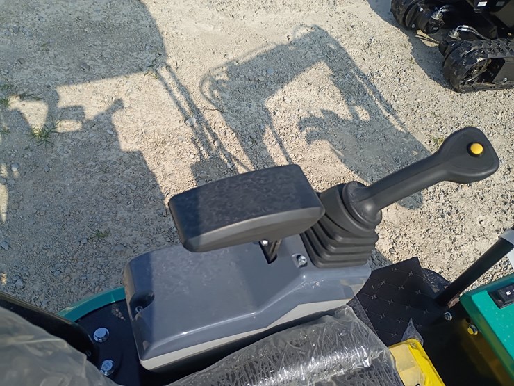 #l62-009-•-2026-cfg-kt13r-mini-excavator-image-14