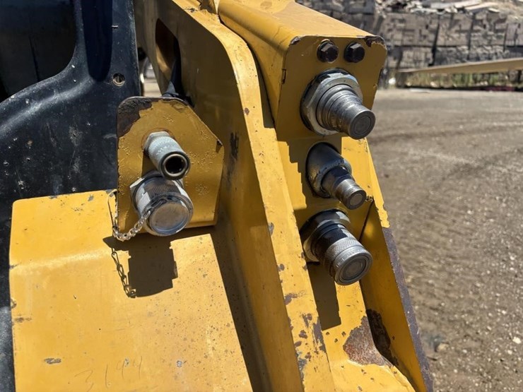 2018-caterpillar-259d-image-13
