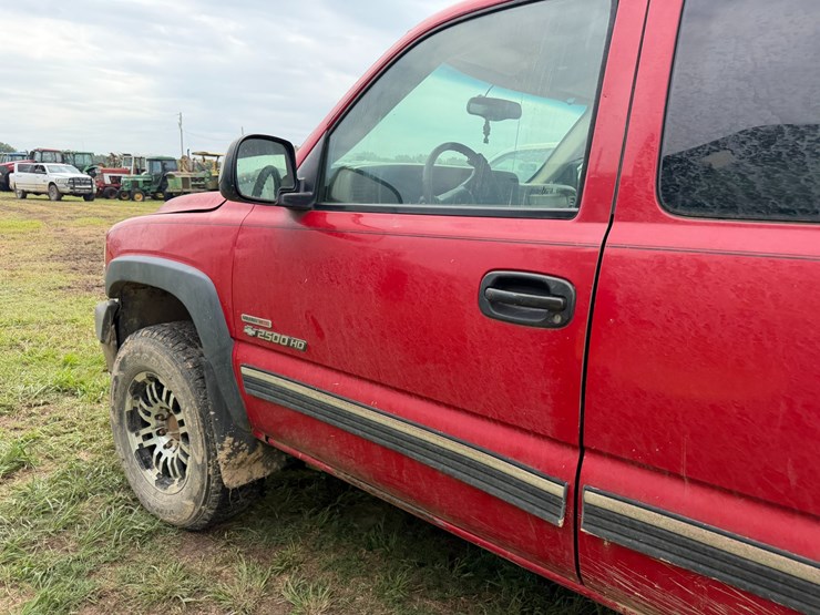 2002-chevrolet-silverado-2500hd-image-21