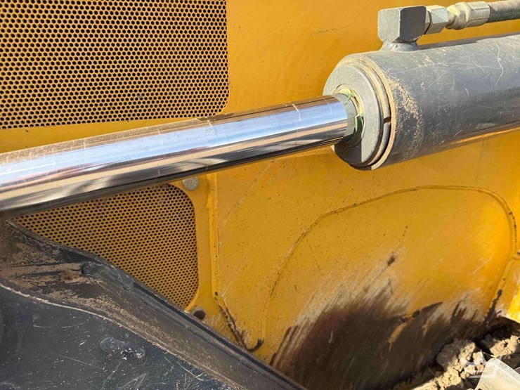 2020-deere-700k-xlt-image-26