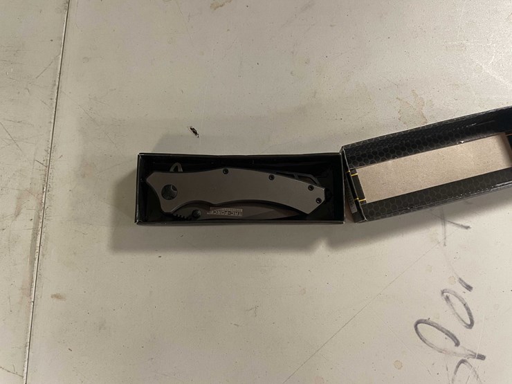 #10819-•-tactical-drop-point-serrated-lock-back-knife-image-7