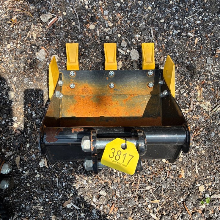 #3817 • Mini excavator bucket