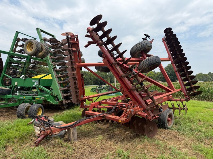 case-ih-3950-image-1