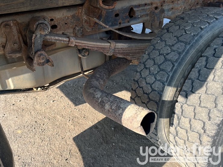 2002-ford-f450-xl-image-31