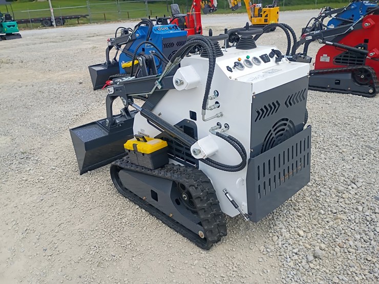 #l63-011-•-2026-zjg-380-mini-skid-steer-image-2