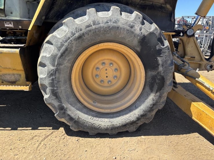 caterpillar-420d-image-31