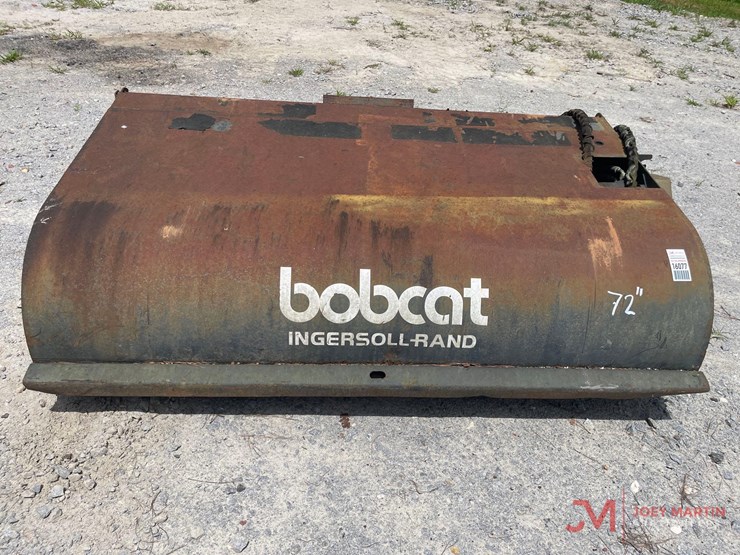 bobcat-72"-sweeper-skid-steer-attachment-image-8