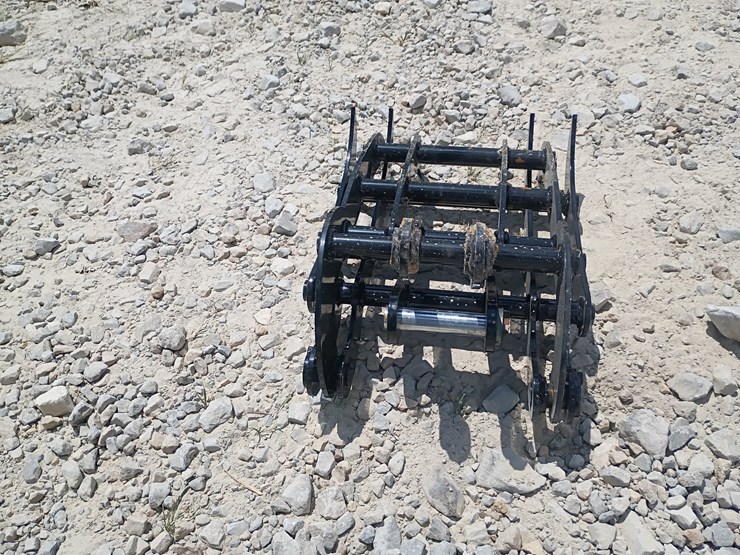 #l63-043-•-grabber-mini-excavator-attachment-image-3