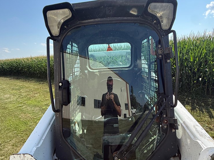 2017-bobcat-t770-image-11