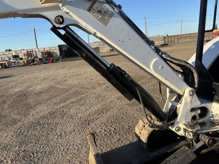 2004-bobcat-331g-image-18